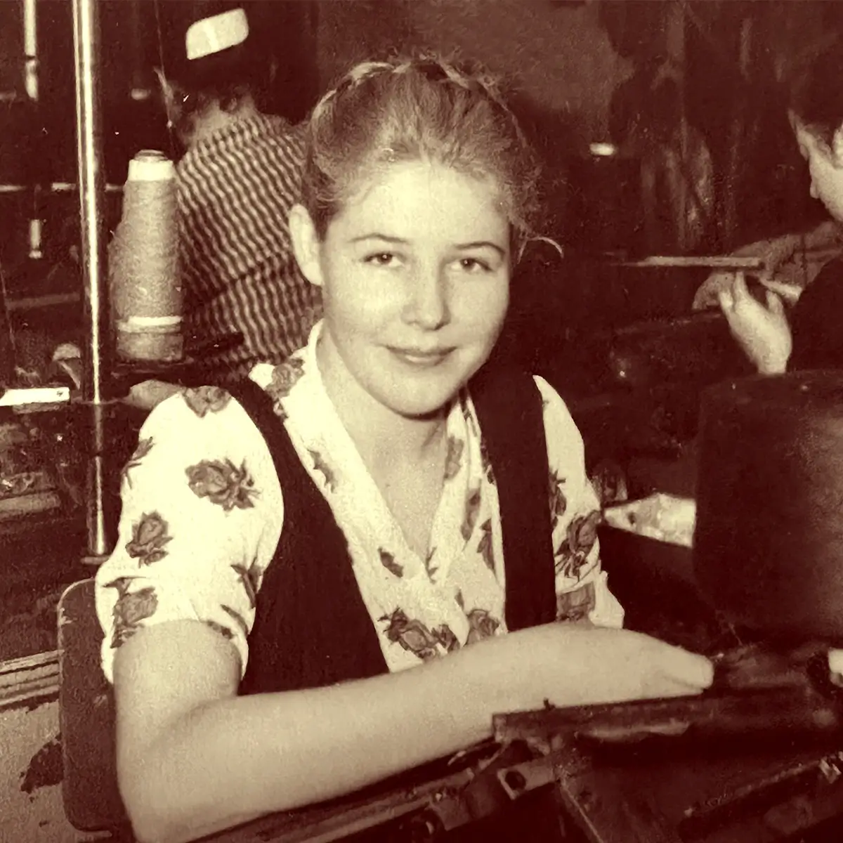 Раїса Олександрівна на рукавичній фабриці, 1962 рік
